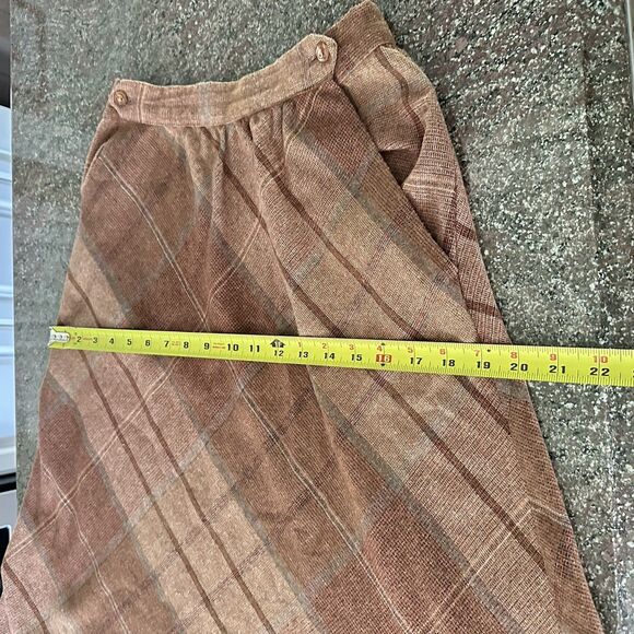 vintage tan Tartan ‎  Wool Blend Skirt Size 9 Petite pockets 70’s - Picture 13 of 14